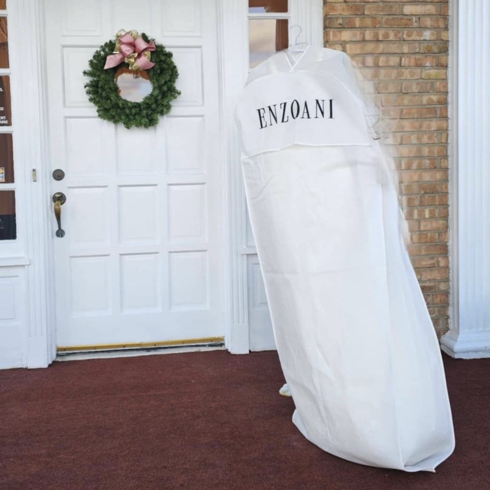 Elysee by Enzoani Henriette Mermaid Ivory Wedding Gown Size 4 - Picture 17 of 17